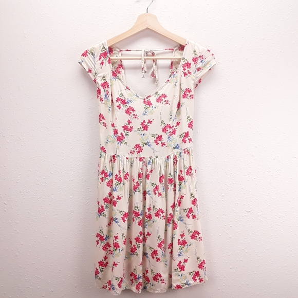 Hollister Dresses & Skirts - Hollister pink&cream floral cap sleeve mini dress
